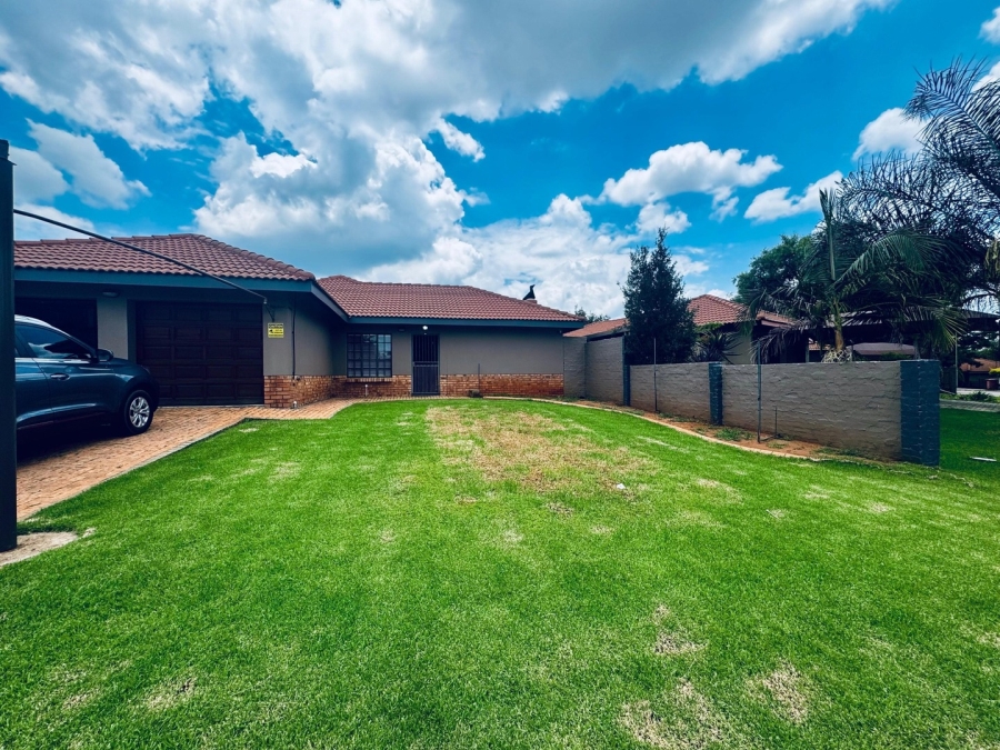 3 Bedroom Property for Sale in Waterkloof East North West